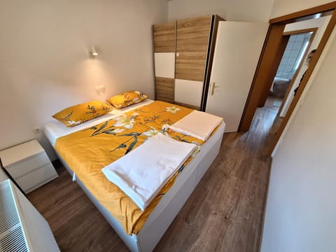 Bed, Bedroom, wardrobe