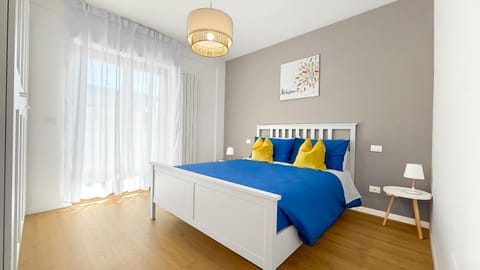 Bed, Bedroom, flat iron, heating, heating, wardrobe, air conditioner, air conditioner