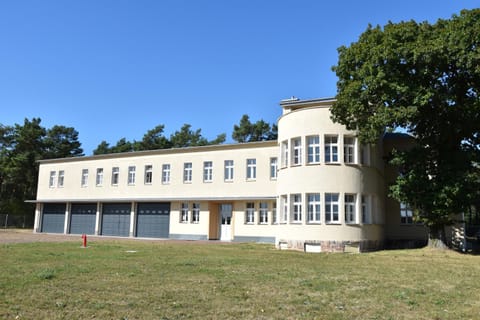 Property building, Day