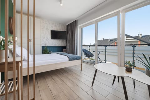 Bed, TV and multimedia, View (from property/room), Balcony/Terrace, Living room, Photo of the whole room, Seating area, Bedroom