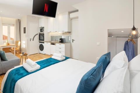 Photo of the whole room, wardrobe