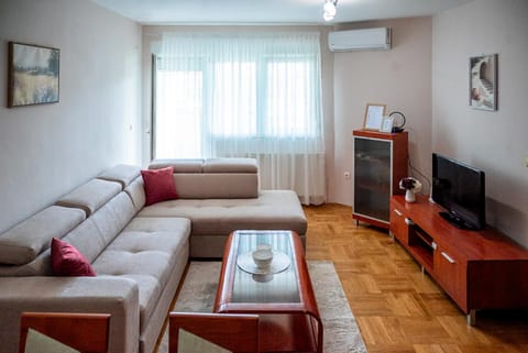 TV and multimedia, Living room, air conditioner
