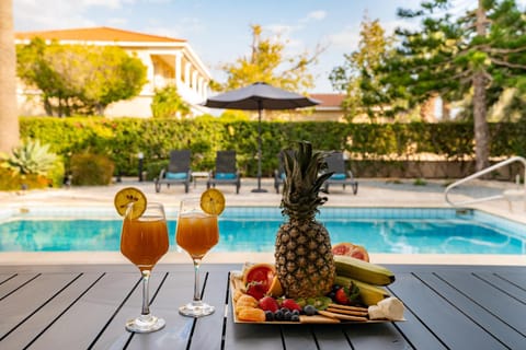 Patio, Garden, Swimming pool, sunbed