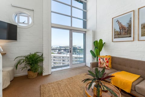 Balcony/Terrace, Living room, City view, Sea view