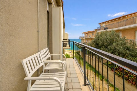Property building, Balcony/Terrace