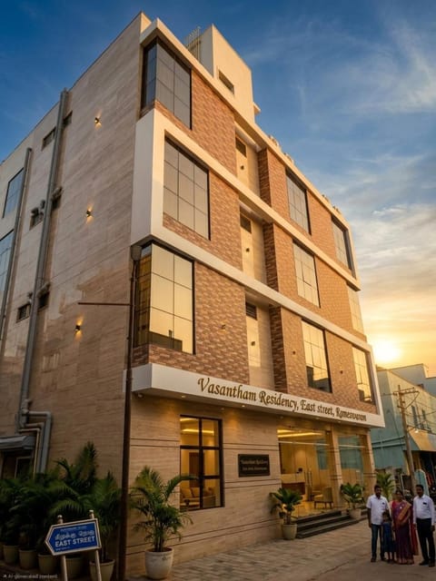 Property building, Day, Location
