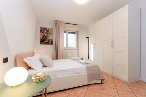 Bed, Photo of the whole room, Bedroom, wardrobe, air conditioner