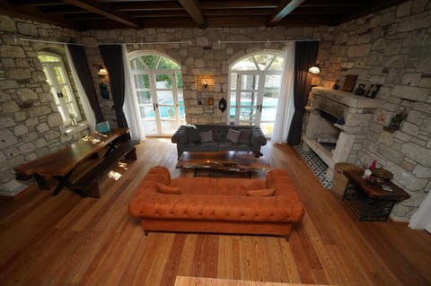 Çeşme Havuzlu Müstakil Villa Villa in Cesme