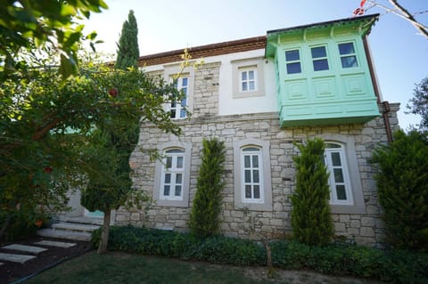 Çeşme Havuzlu Müstakil Villa Villa in Cesme