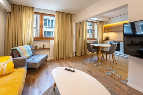 Game Room, TV and multimedia, Living room, Seating area, Bedroom