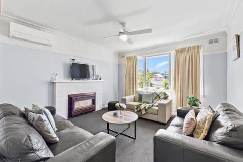 TV and multimedia, Living room, Evening entertainment, fireplace, pet friendly, air conditioner