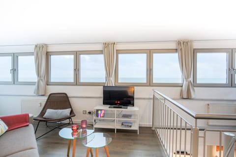 Photo of the whole room, Sea view, Sea view