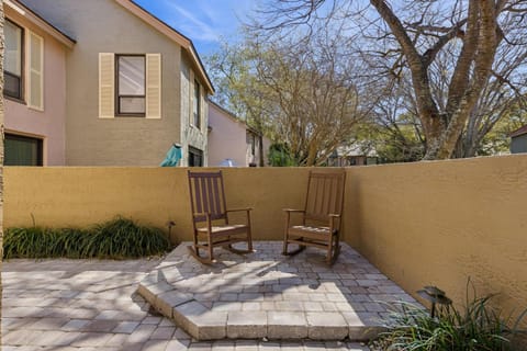 Property building, Patio, Day