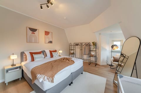 Bed, Bedroom, wardrobe