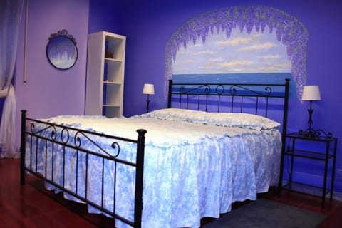 Photo of the whole room, Decorative detail, Decorative detail, Bedroom