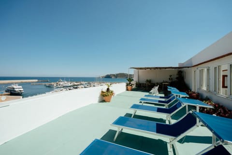 Day, Natural landscape, Beach, Sea view, sunbed