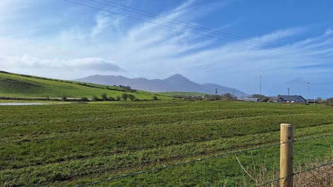 Centrally located 2Bed Duplex Apartment in Westport