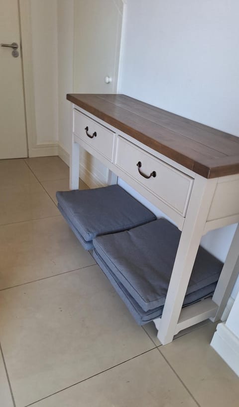 Centrally located 2Bed Duplex Apartment in Westport