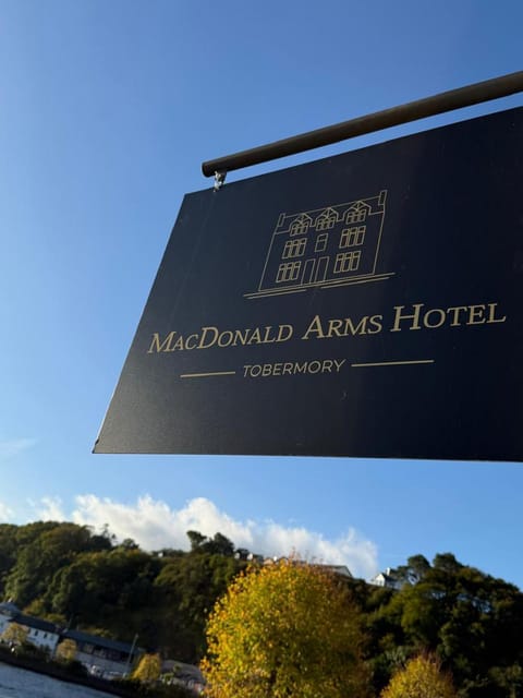 MacDonald Arms Hotel Hotel in Scotland