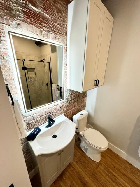 Luxe 2KBR Apt w Electric Fireplace By KeenStays Apartment in Cape Girardeau