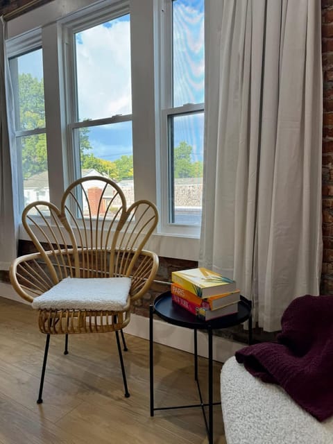 Fresh & Cozy Retreat w King Bed By KeenStays Apartment in Cape Girardeau