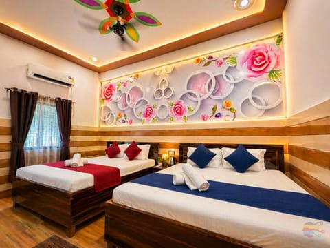 Bed, Photo of the whole room, Bedroom, towels, air conditioner