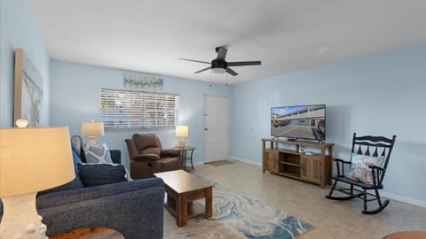 Sea Spray - Premium Location Downtown, Gulf Views! Apartment in Cedar Key