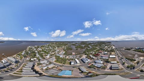 Sea Spray - Premium Location Downtown, Gulf Views! Apartment in Cedar Key