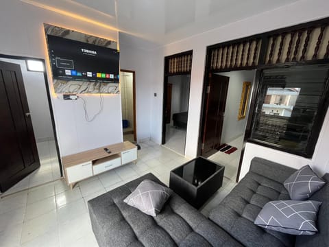 Communal lounge/ TV room, TV and multimedia, Living room