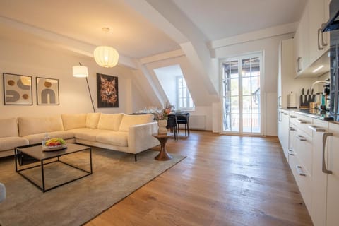 View (from property/room), Living room, Seating area