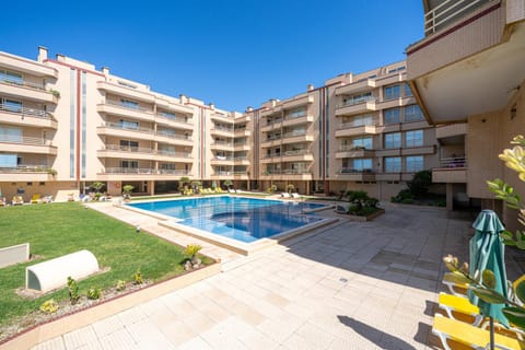 Property building, Day, Pool view, Swimming pool