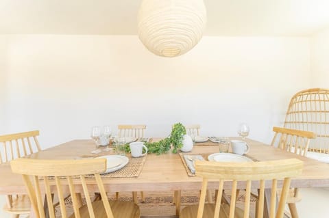 Desert Sage - Walk to Downtown JT - Private Retreat House in Joshua Tree