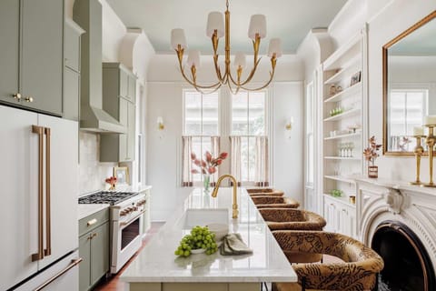 Luxe 12-bedroom Garden District Suite Shared Pool House in New Orleans