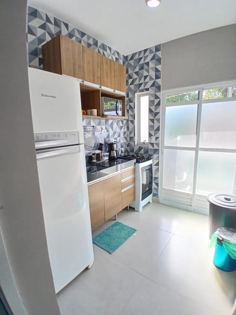 Coffee/tea facilities, Kitchen or kitchenette, minibar, oven, stove, toaster