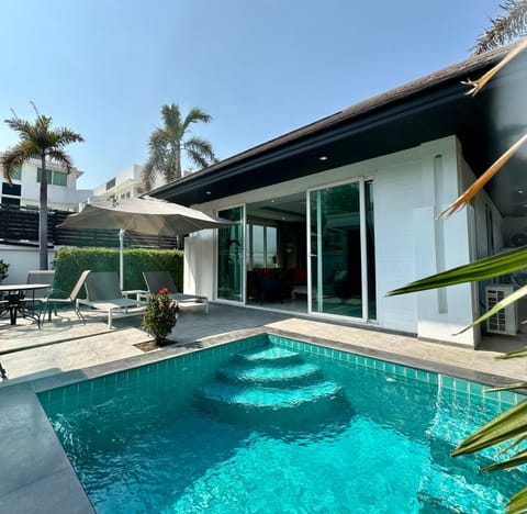 Property building, Patio, Swimming pool