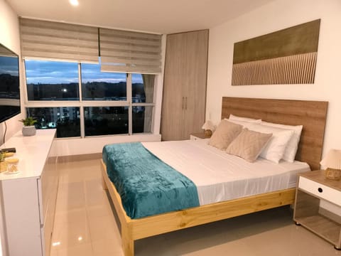 Bed, Living room, Photo of the whole room, Seating area, Bedroom