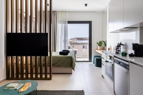 TV and multimedia, Kitchen or kitchenette, Living room