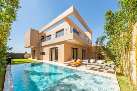 Property building, Pool view
