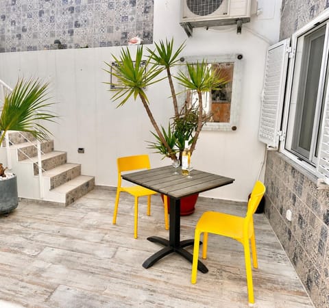 Patio, Seating area