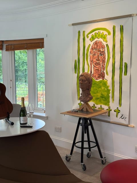 The Secret Retreat of Glasgow City Apartment in Paisley