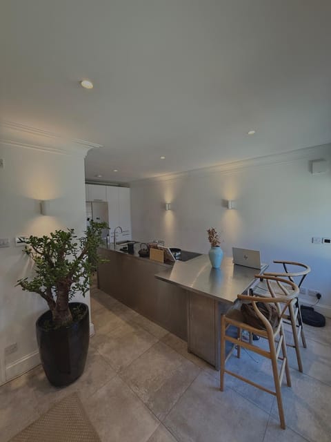 The Secret Retreat of Glasgow City Apartment in Paisley