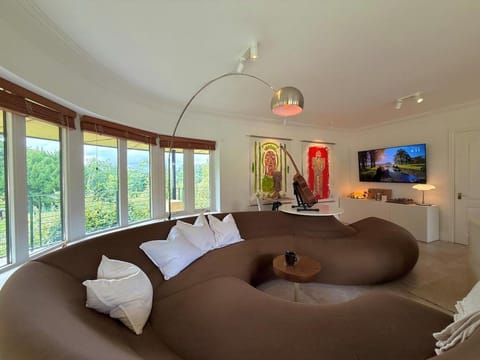 The Secret Retreat of Glasgow City Apartment in Paisley