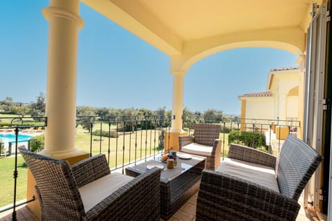 Golfcourse, View (from property/room), Balcony/Terrace, Pool view