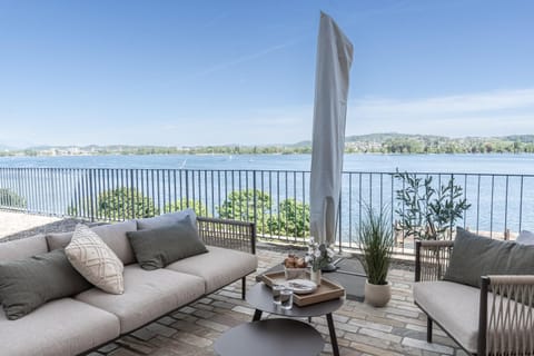 Balcony/Terrace, Lake view