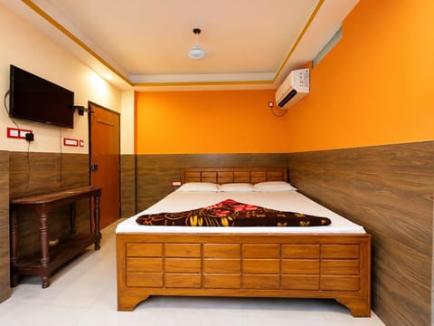 Communal lounge/ TV room, Bed, TV and multimedia, Photo of the whole room, Evening entertainment, Bedroom