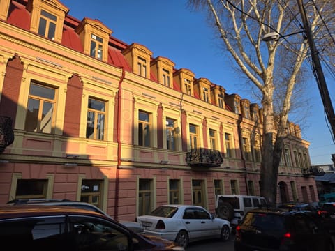 Property building, Facade/entrance, Day, Location