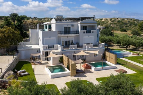 Property building, Patio, Spring, Day, Natural landscape, Pool view, Swimming pool, sunbed