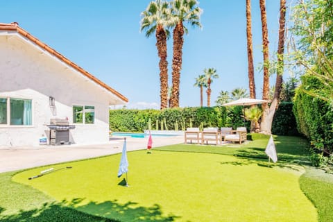 Mountain View Desert Villa with Pool & Jacuzzi House in Palm Springs