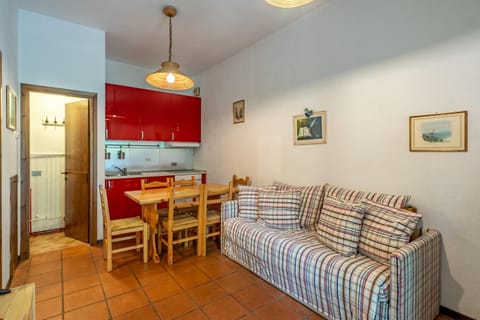 Kitchen or kitchenette, Living room, Seating area, Dining area, Lunch