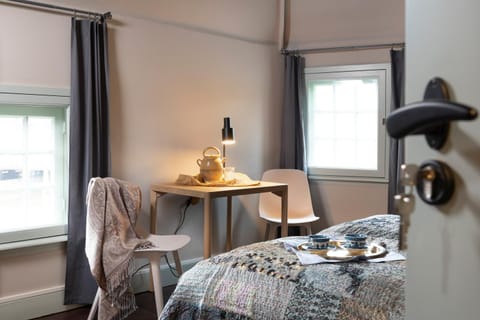 Seating area, Bedroom